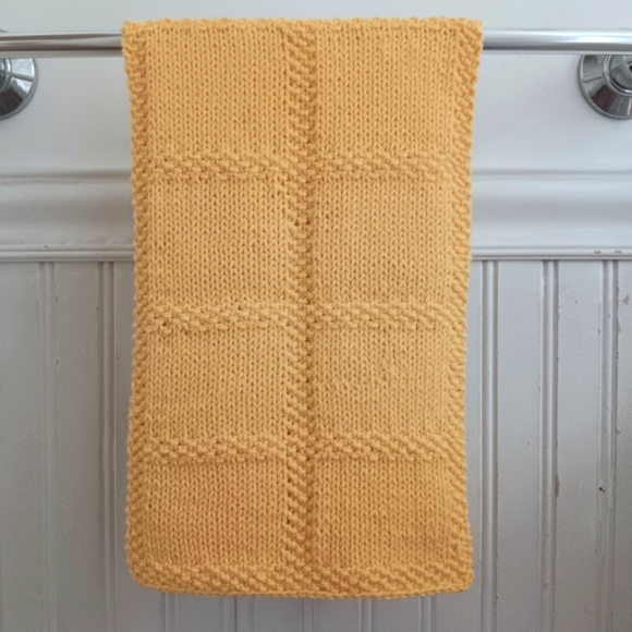 NWT Hand Crafted Handknit Bright Golden Yellow Textured Windowpane Hand Towel - Picture 1 of 4